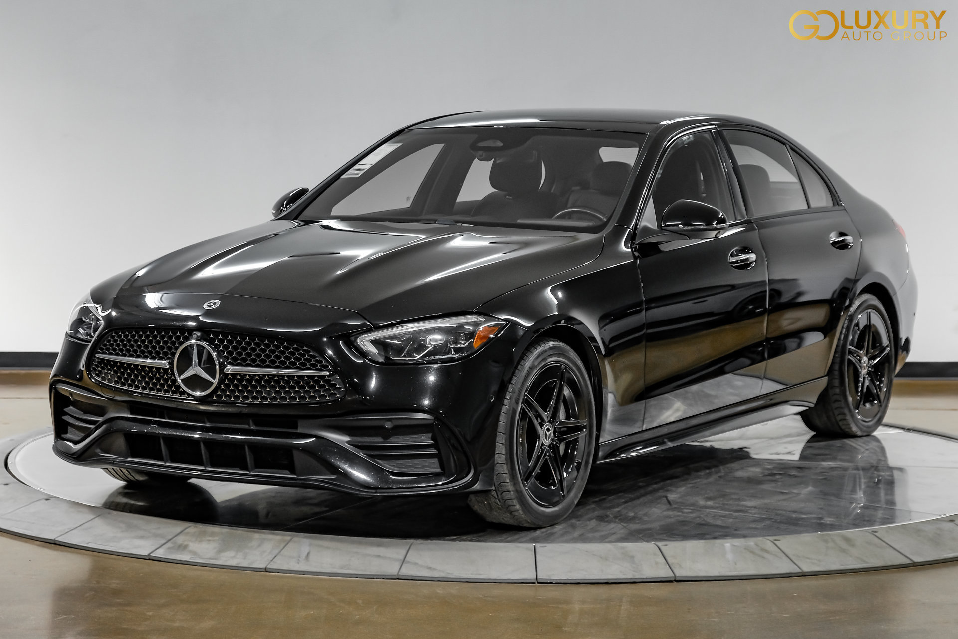 Used 2025 Mercedes-Benz C 300 Sedan w/ AMG Line w/ Night Package image 6