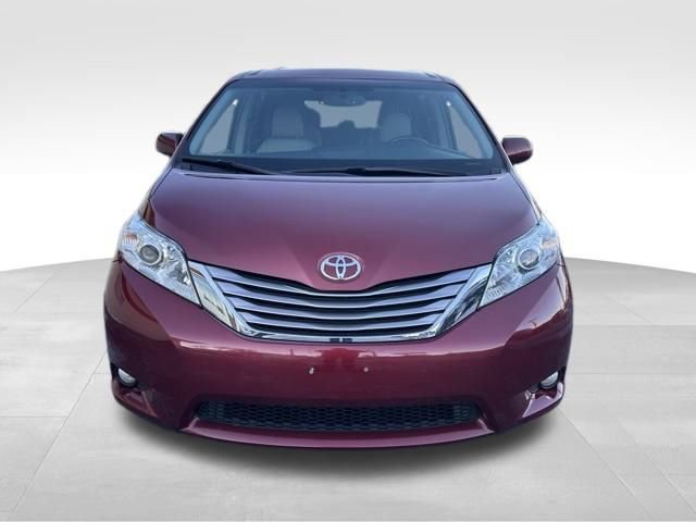Used 2015 Toyota Sienna XLE image 34