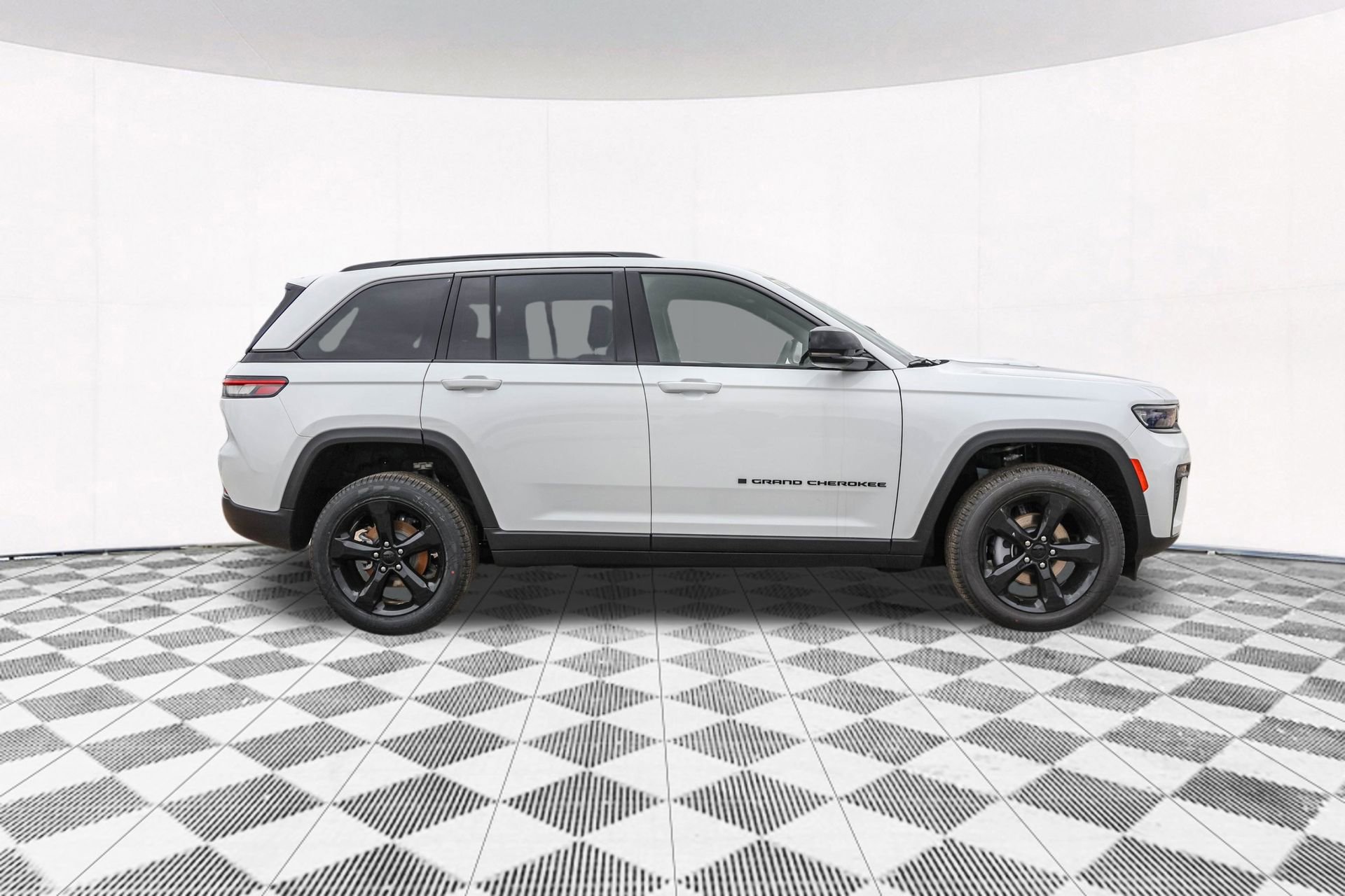 New 2026 Jeep Grand Cherokee Limited w/ Limited Altitude Package AWD/4WD image 15