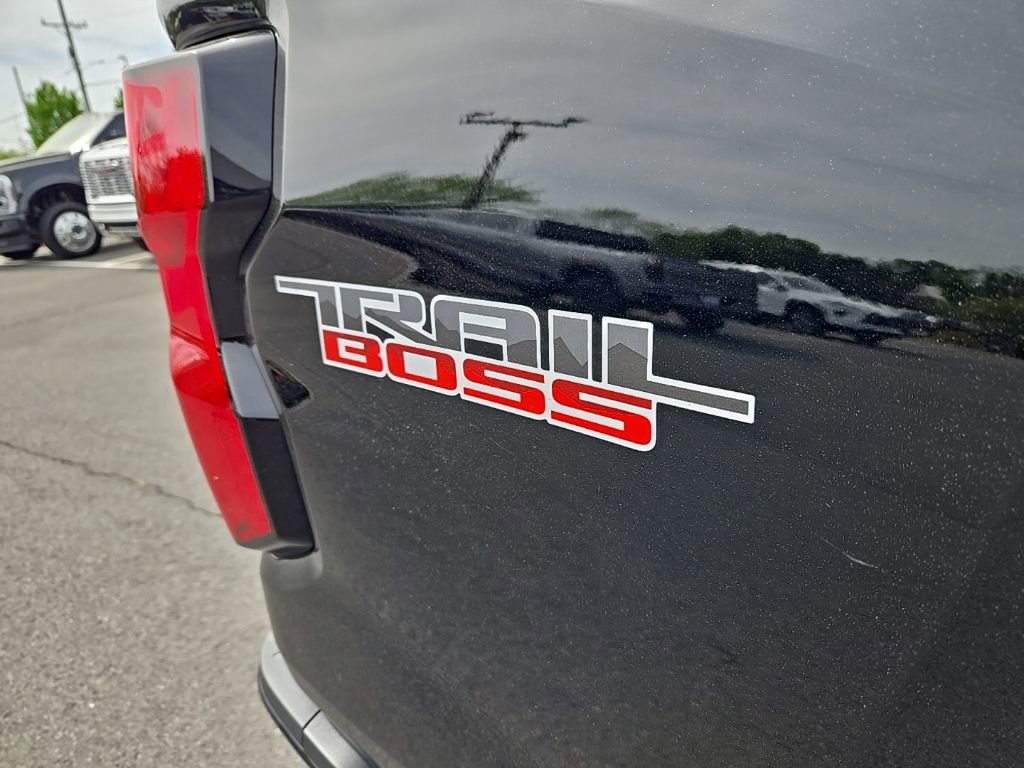 Used 2024 Chevrolet Colorado Trail Boss w/ Advanced Trailering Package image 10