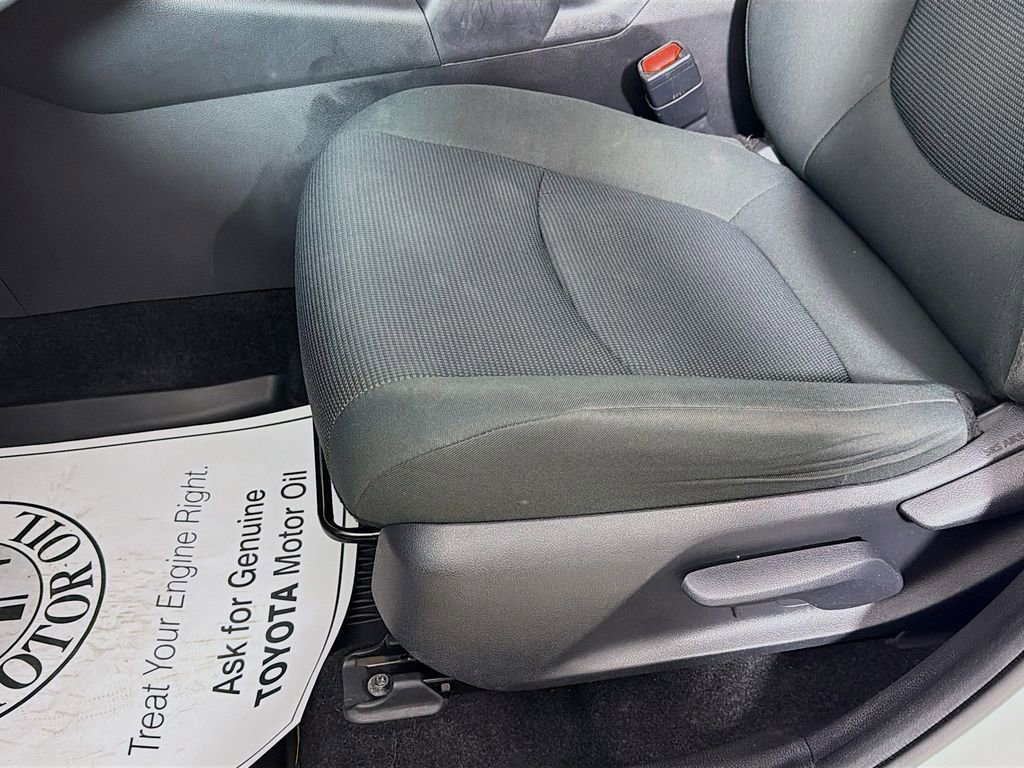Used 2020 Toyota RAV4 LE w/ Carpet Mat Package image 20