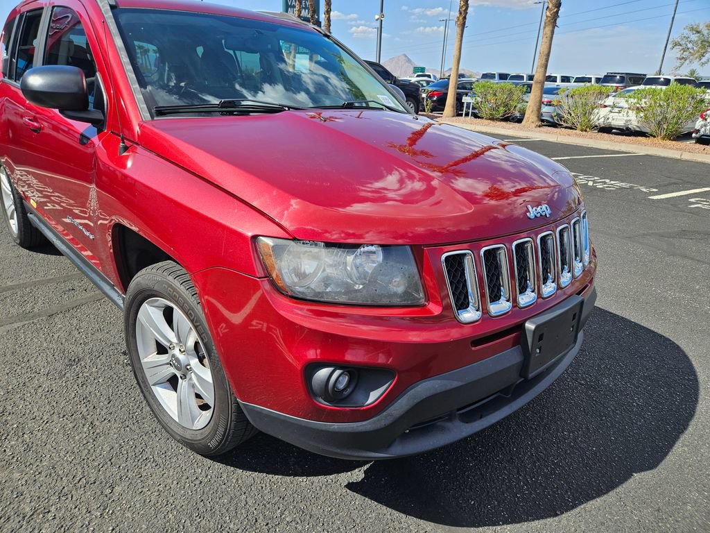 Used 2016 Jeep Compass Sport w/ Power Value Group FWD image 3