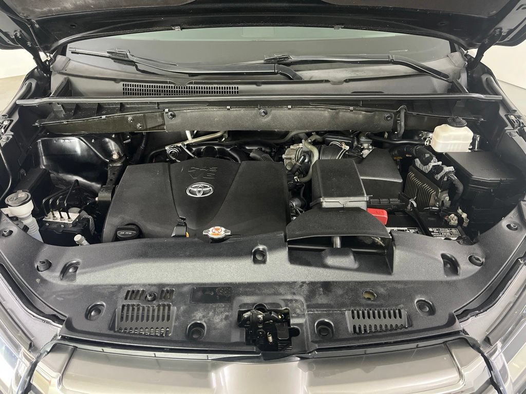 Used 2019 Toyota Highlander Limited AWD/4WD image 9