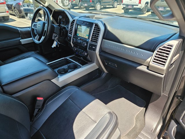 Used 2017 Ford F250 Lariat w/ Lariat Value Package AWD/4WD image 21