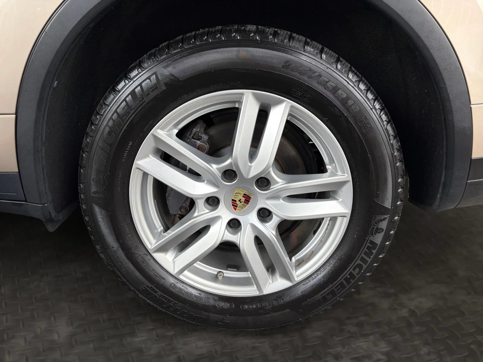 Used 2016 Porsche Cayenne AWD/4WD image 41