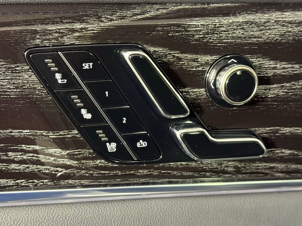 Used 2025 Cadillac Escalade IQ Luxury 1 image 29