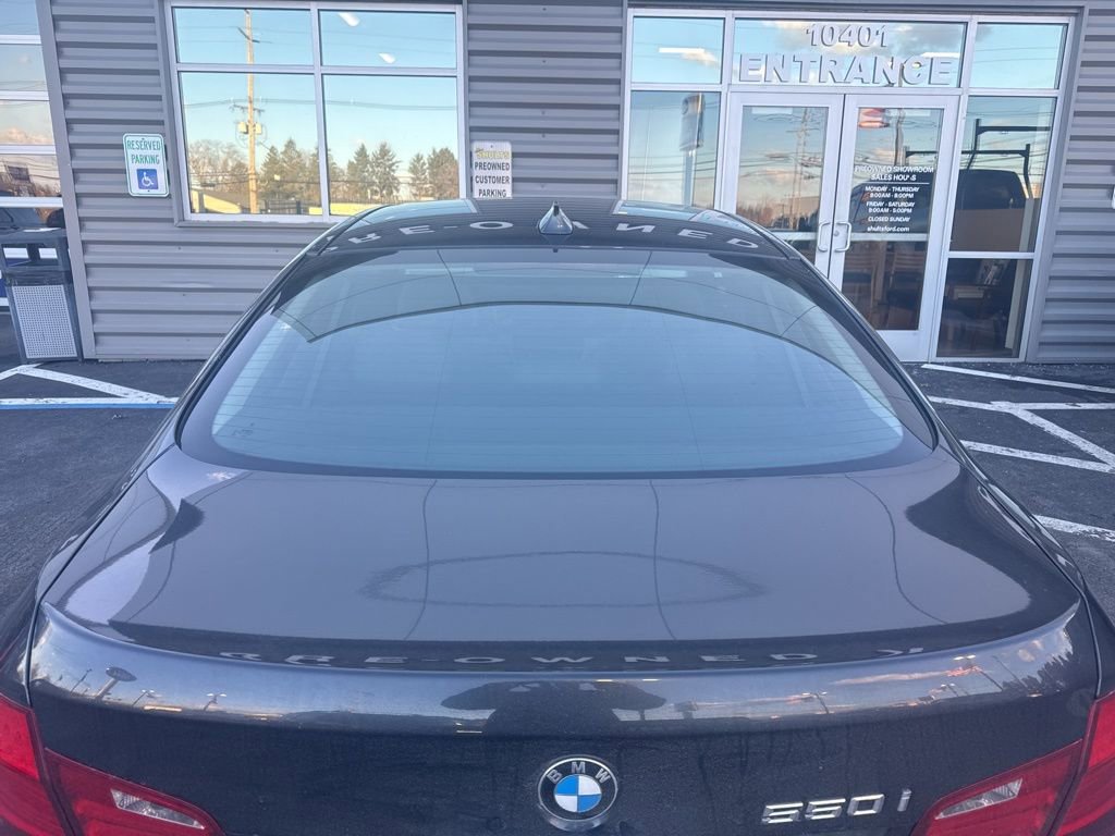 Used 2011 BMW 550i xDrive Sedan image 6