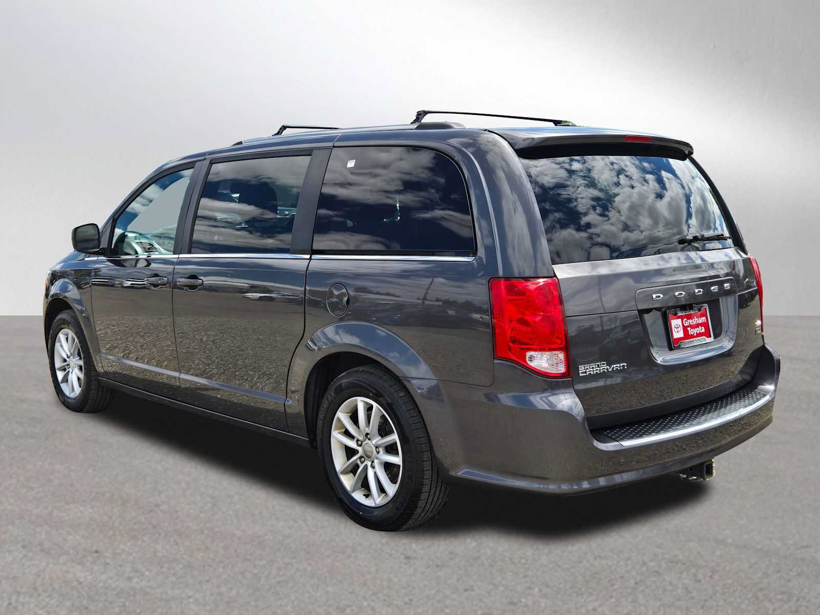 Used 2019 Dodge Grand Caravan SXT FWD image 6