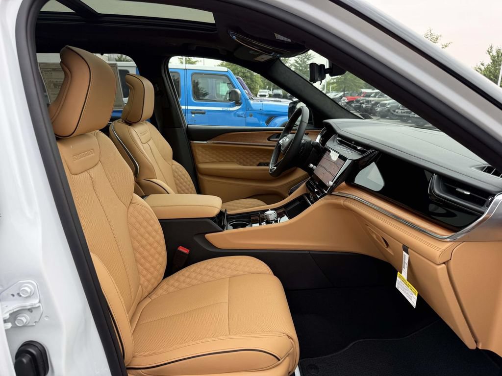 New 2026 Jeep Grand Cherokee L Summit w/ Advanced Protech Group IV AWD/4WD image 15