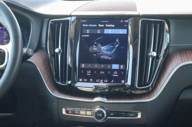 Used 2023 Volvo XC60 B5 Ultimate w/ Climate Package image 17