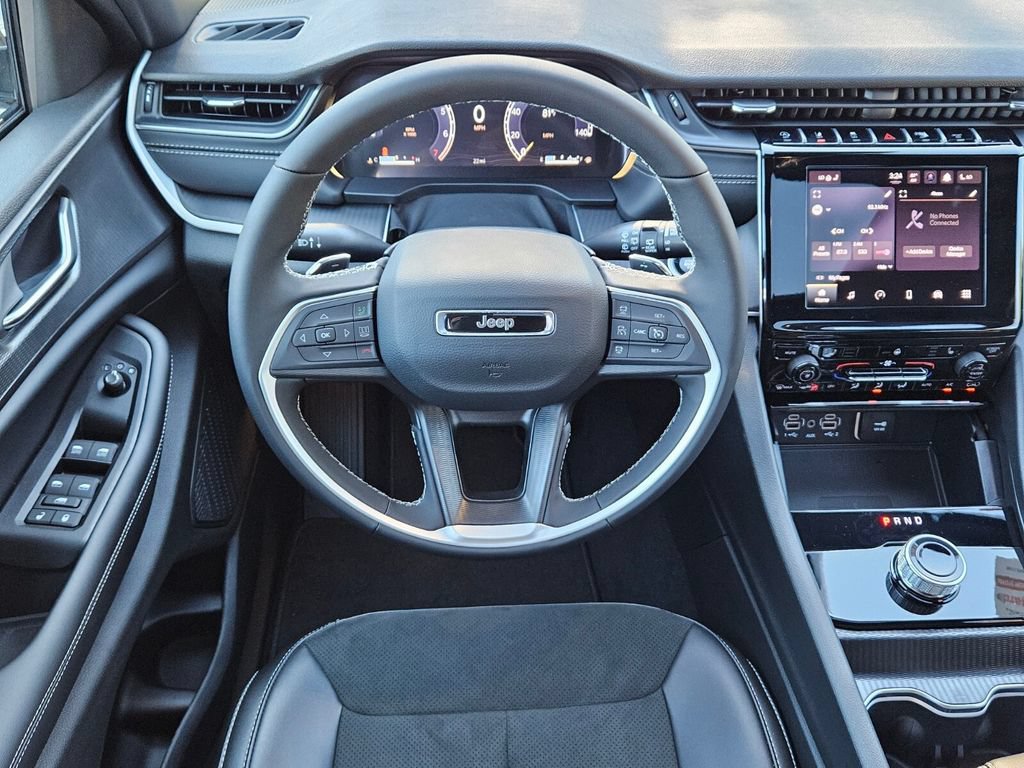 New 2025 Jeep Grand Cherokee Altitude RWD image 12