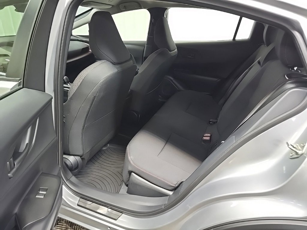 Used 2025 Toyota Prius Plug-In Hybrid image 31