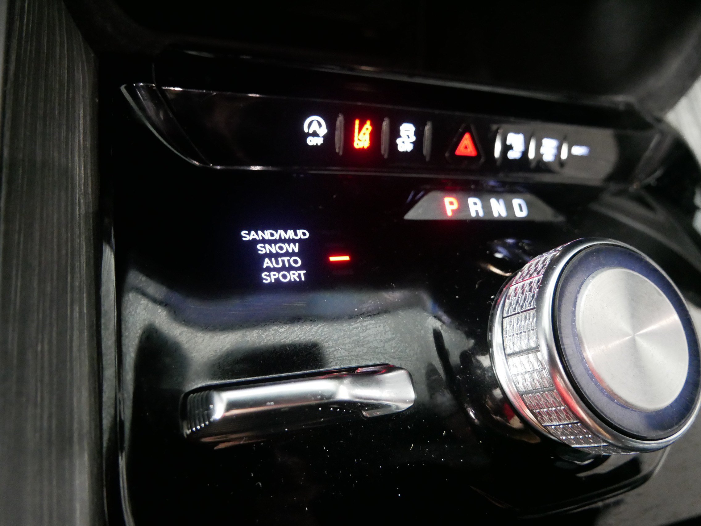 Used 2023 Jeep Wagoneer L Series II AWD/4WD image 29