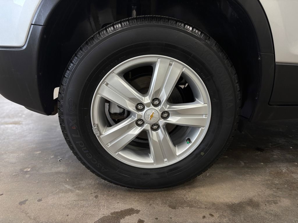 Used 2020 Chevrolet Trax LT w/ LT Convenience Package image 37
