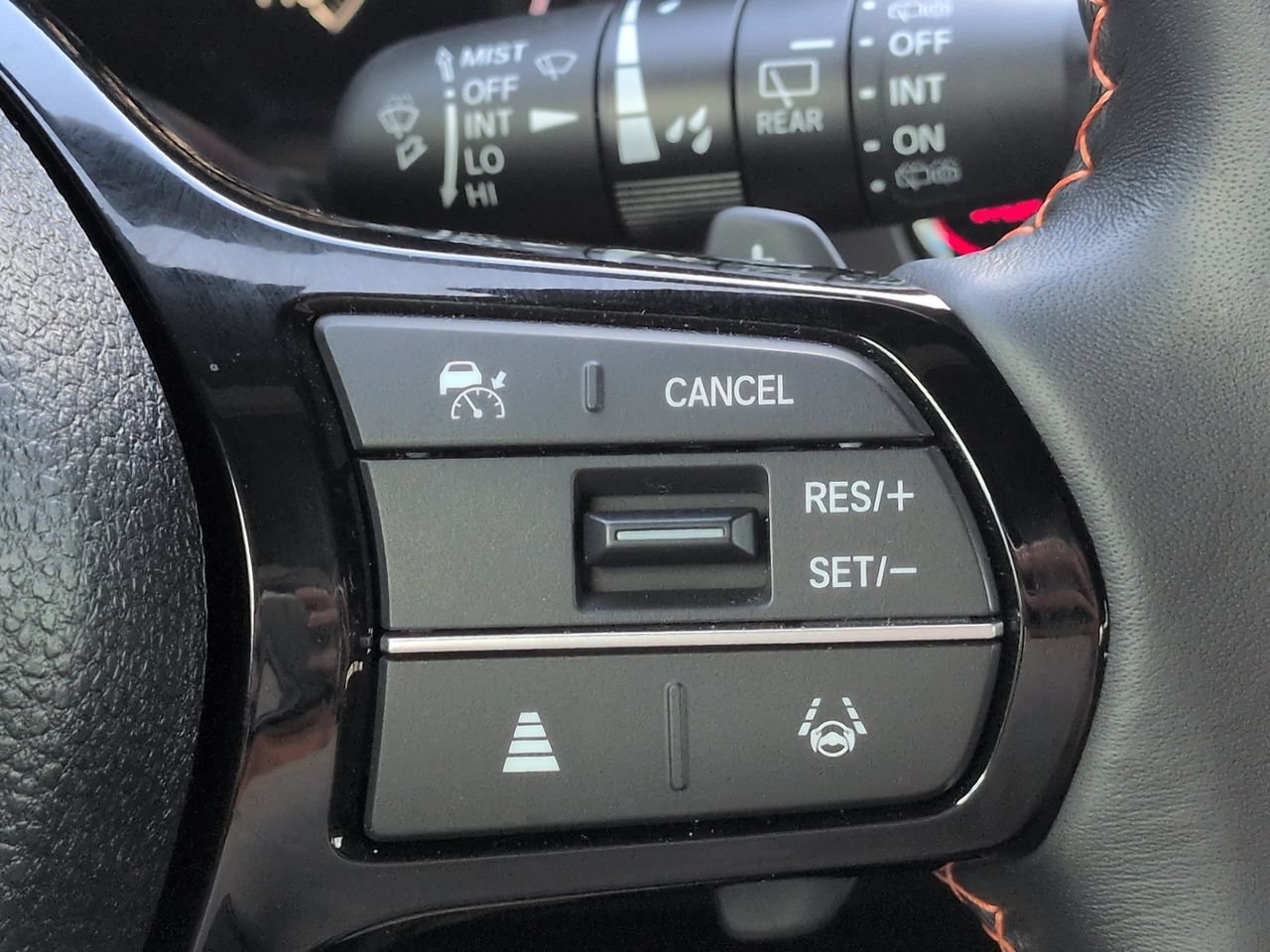 Used 2025 Honda Pilot Sport image 26