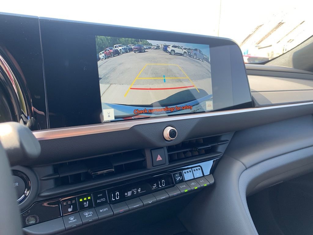 New 2025 Toyota Crown Signia image 21