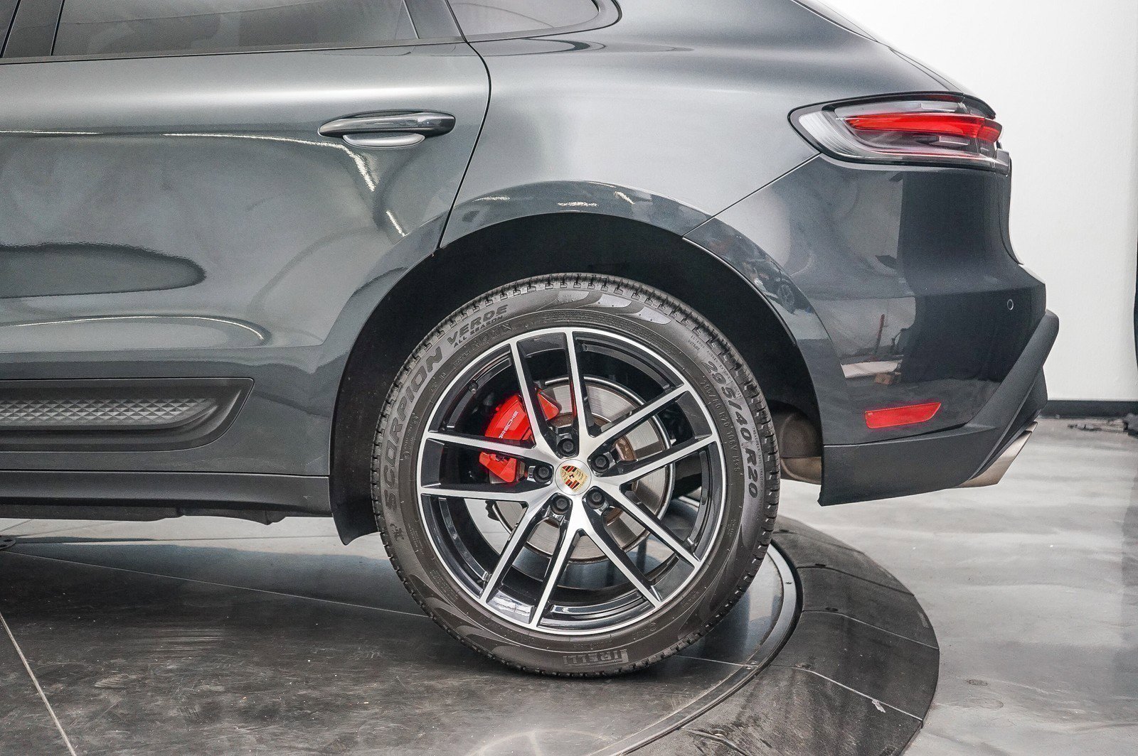 Used 2022 Porsche Macan S AWD/4WD image 15