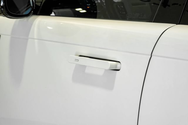 Used 2025 Land Rover Range Rover SE AWD/4WD image 46