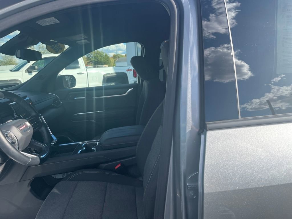 Used 2025 GMC Acadia Elevation image 19