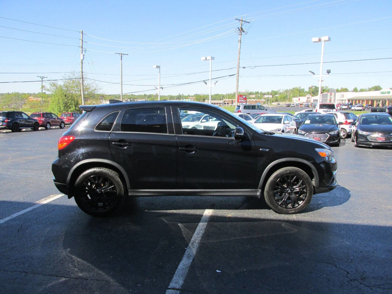 Used 2018 Mitsubishi Outlander Sport ES image 3