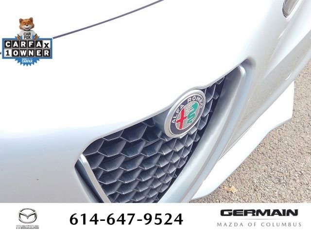 Used 2018 Alfa Romeo Giulia Ti Sport w/ Quick Order Package 22S Sport AWD/4WD image 12