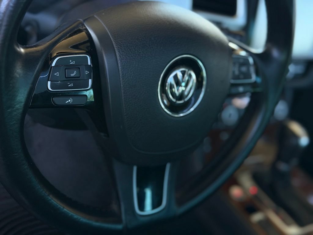 Used 2014 Volkswagen Touareg VR6 AWD/4WD image 38