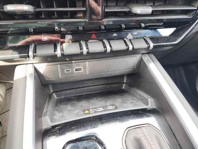 Used 2025 Chevrolet Colorado Z71 w/ Technology Package image 42