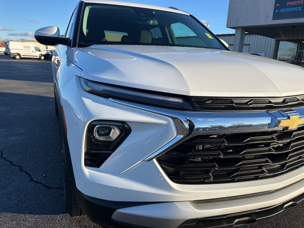 Used 2025 Chevrolet TrailBlazer LT image 30