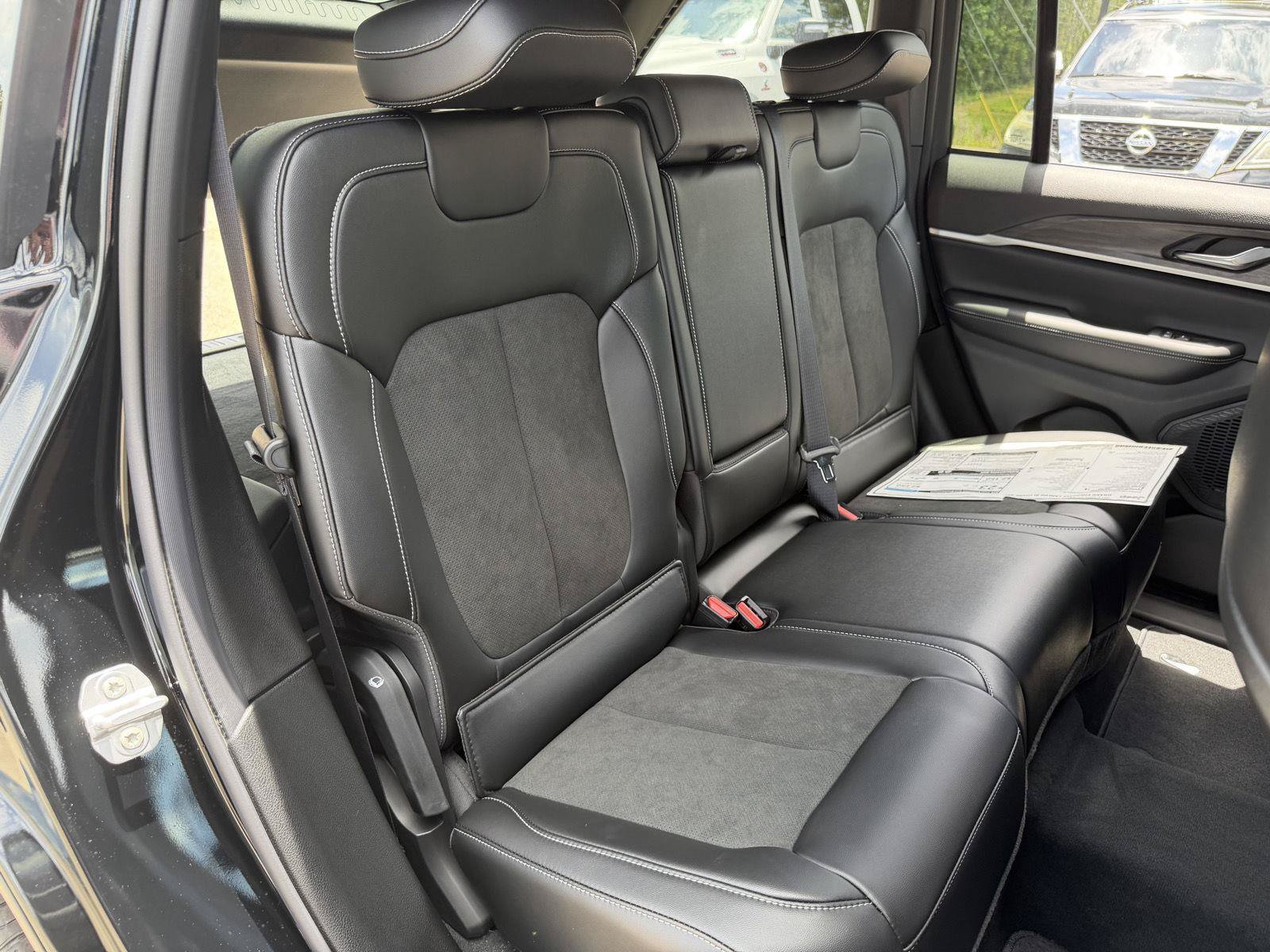 New 2026 Jeep Grand Cherokee Altitude RWD image 21