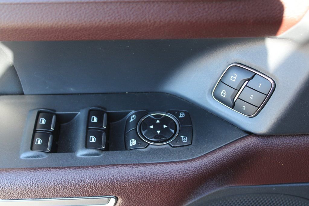 Used 2024 Ford Expedition Limited image 10