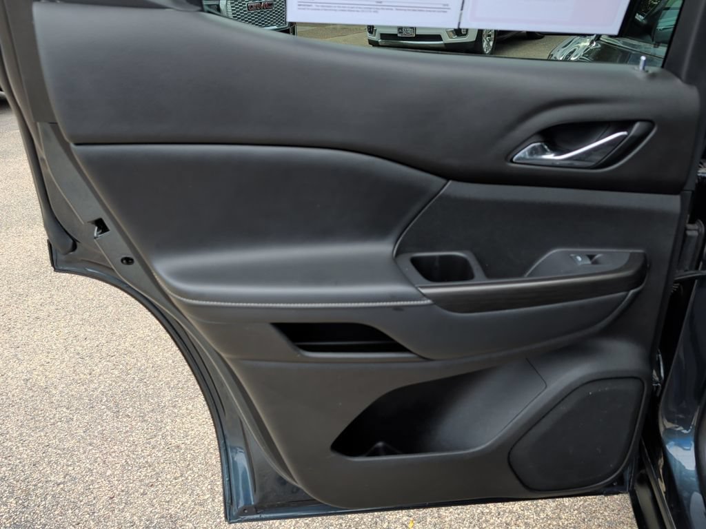 Used 2020 GMC Acadia SLT w/ LPO, Floor Liner Package AWD/4WD image 30