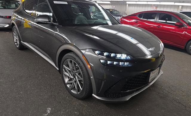 Used 2024 Genesis GV60 Advanced image 2