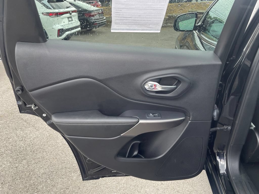 Used 2021 Jeep Cherokee Limited AWD/4WD image 18