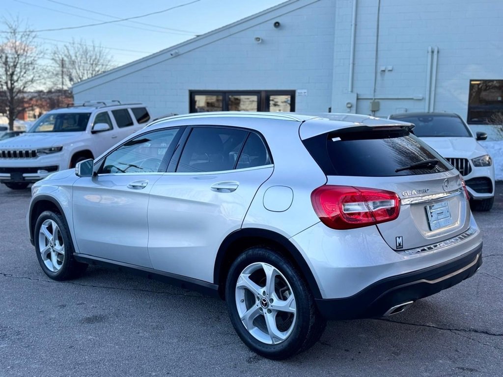 Used 2018 Mercedes-Benz GLA 250 4MATIC image 4