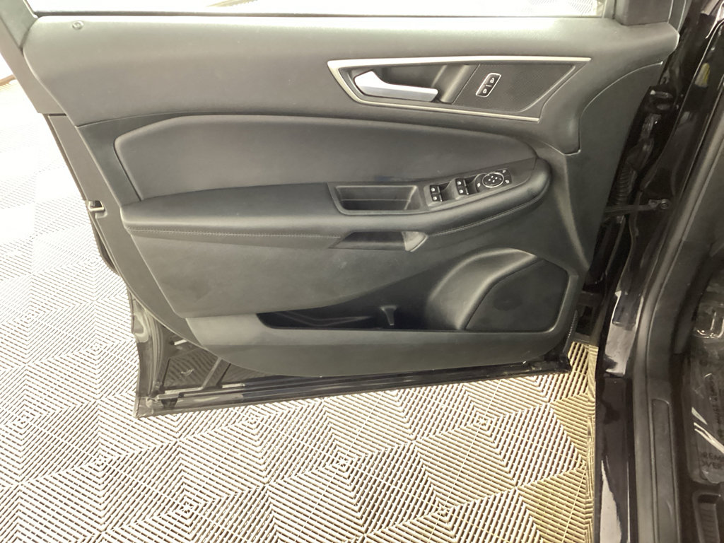 Used 2023 Ford Edge SEL w/ Convenience Package image 16