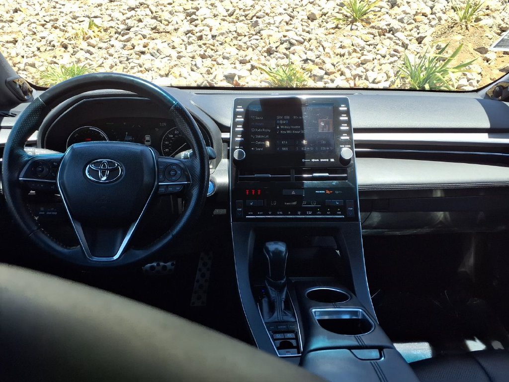 Used 2021 Toyota Avalon XSE FWD image 18
