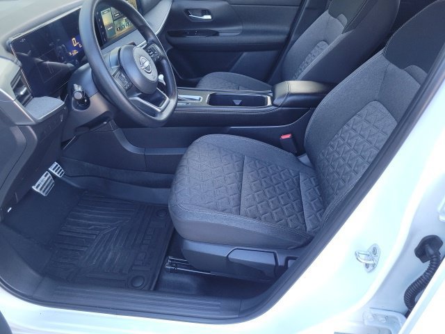 Used 2025 Nissan Kicks SV AWD/4WD image 11