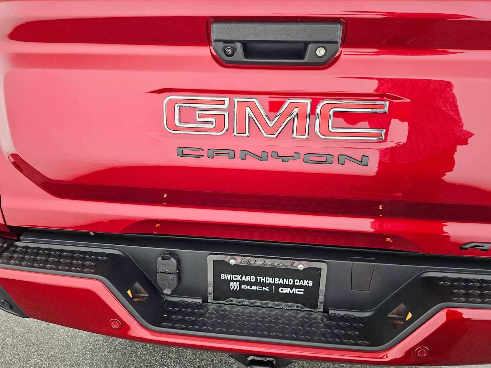 New 2025 GMC Canyon AT4 w/ Nightfall Edition AWD/4WD image 13