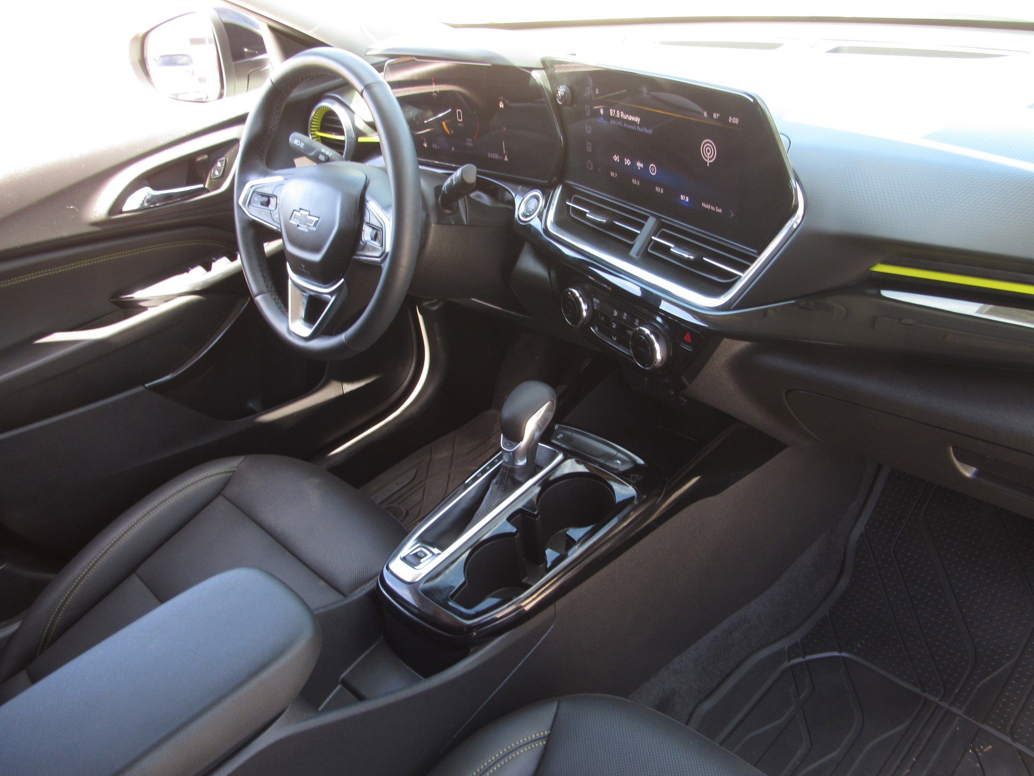 Used 2025 Chevrolet Trax ACTIV w/ Driver Confidence Package image 9