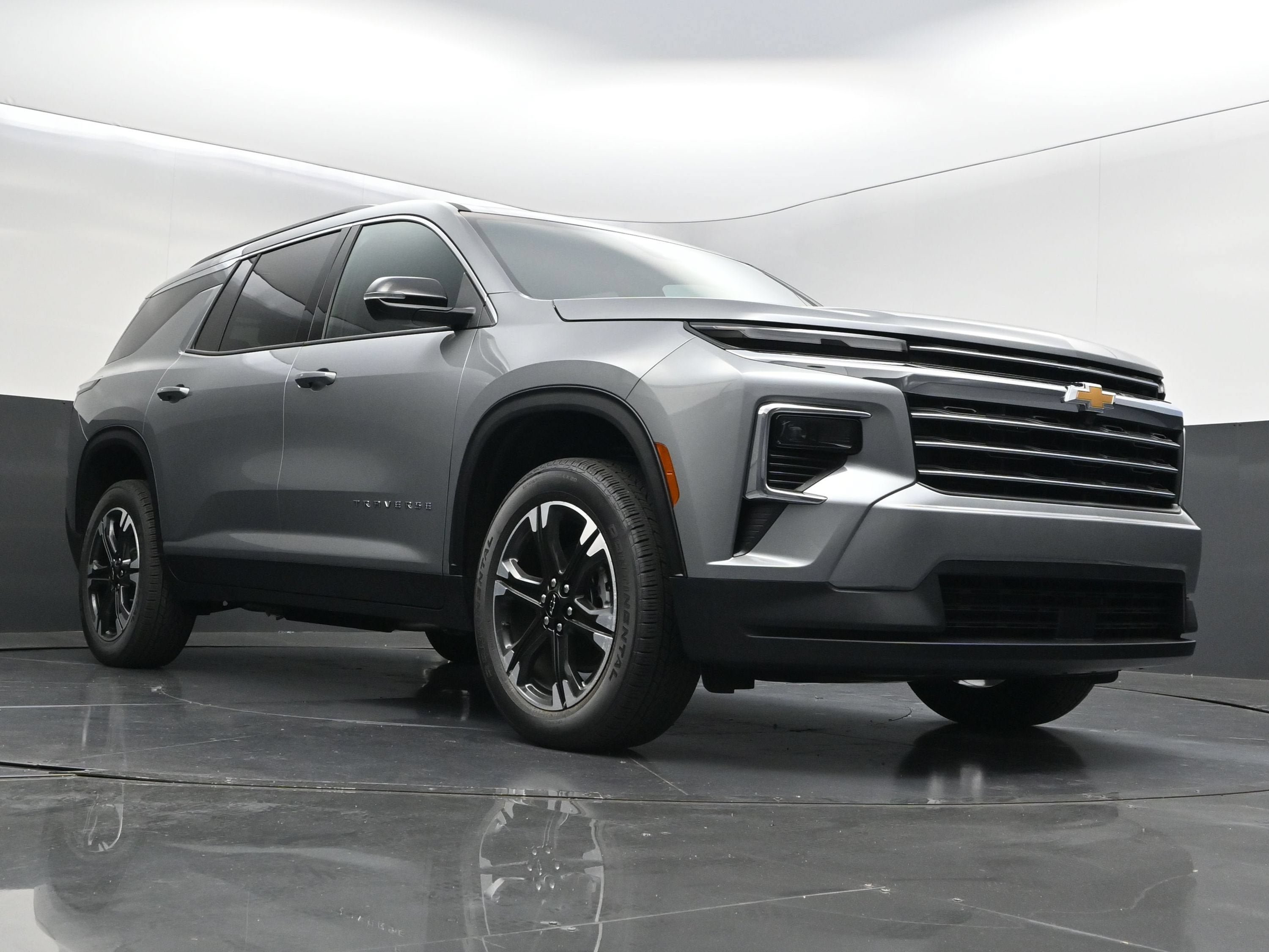 New 2027 Chevrolet Traverse LT w/ Sun and Wheel Package FWD image 42