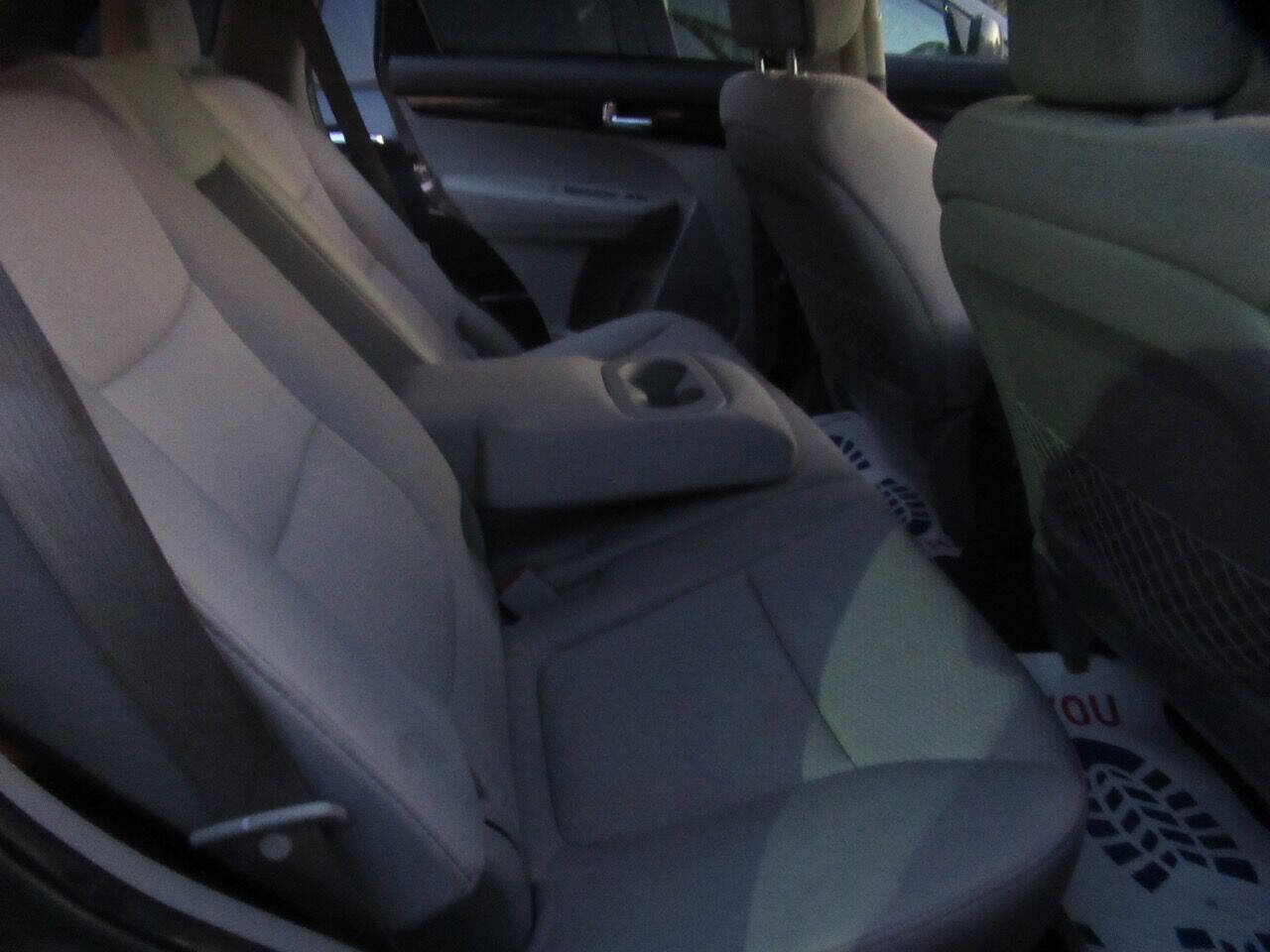 Used 2013 Kia Sorento LX image 24