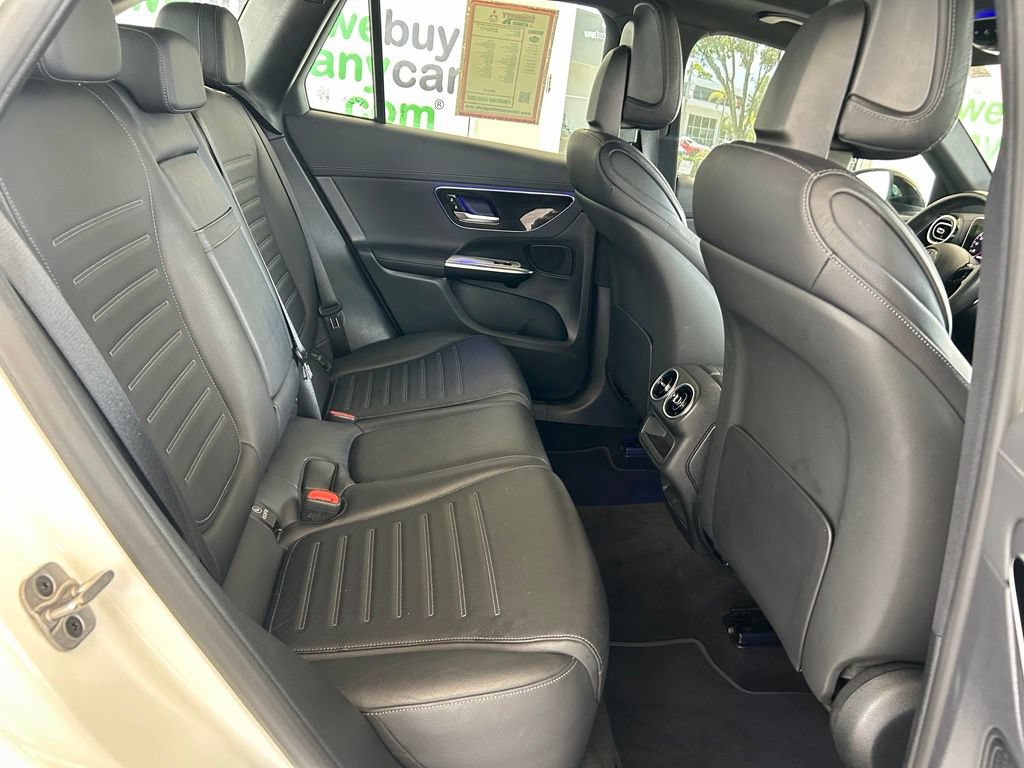 Used 2025 Mercedes-Benz GLC 43 AMG 4MATIC image 29