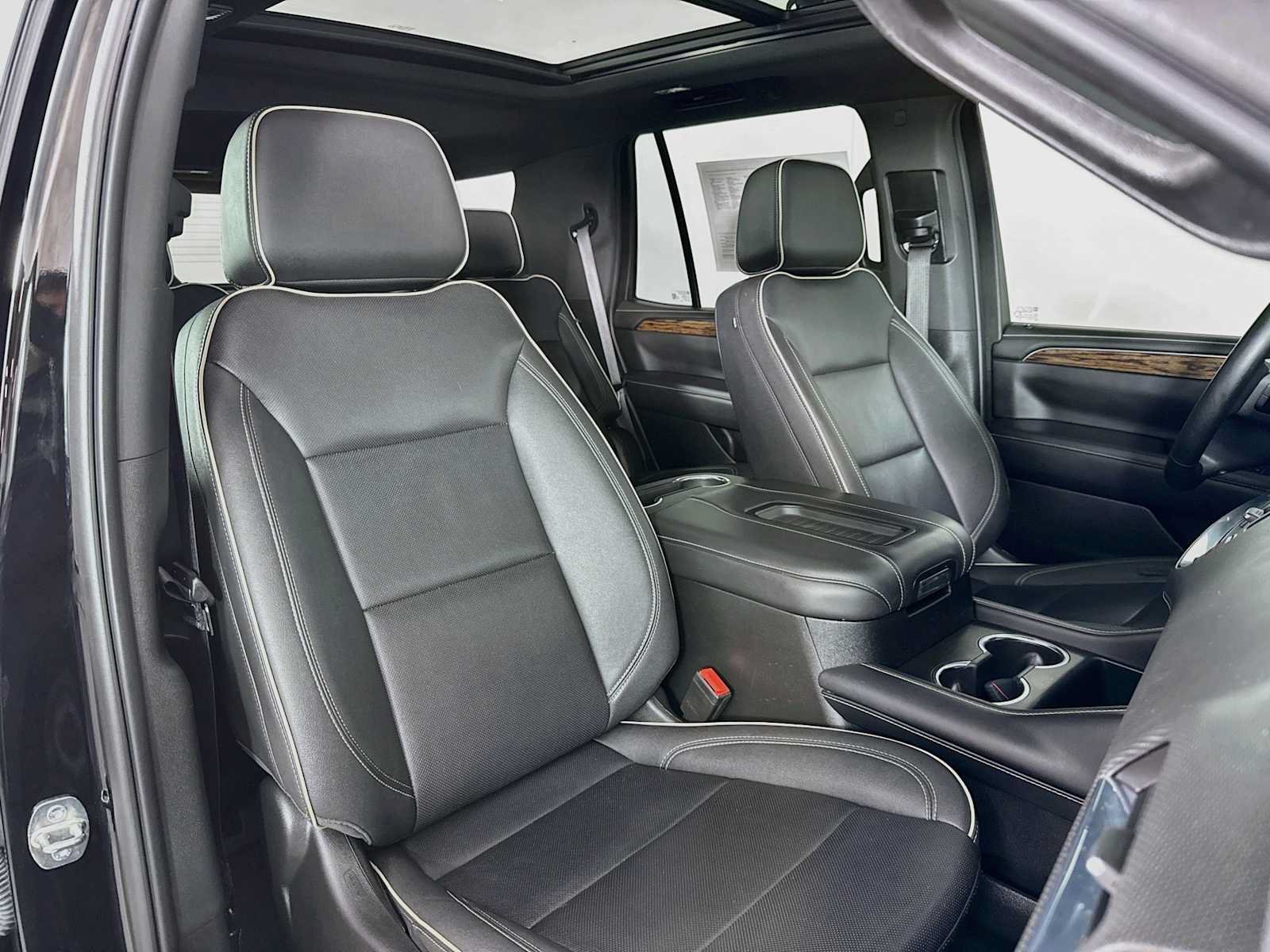 Used 2023 Chevrolet Tahoe Premier w/ Premium Package AWD/4WD image 28