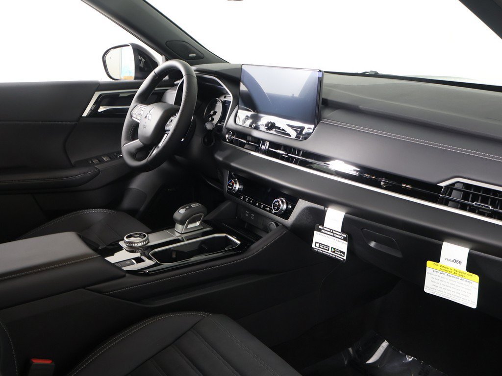 New 2026 Mitsubishi Outlander LE FWD image 29