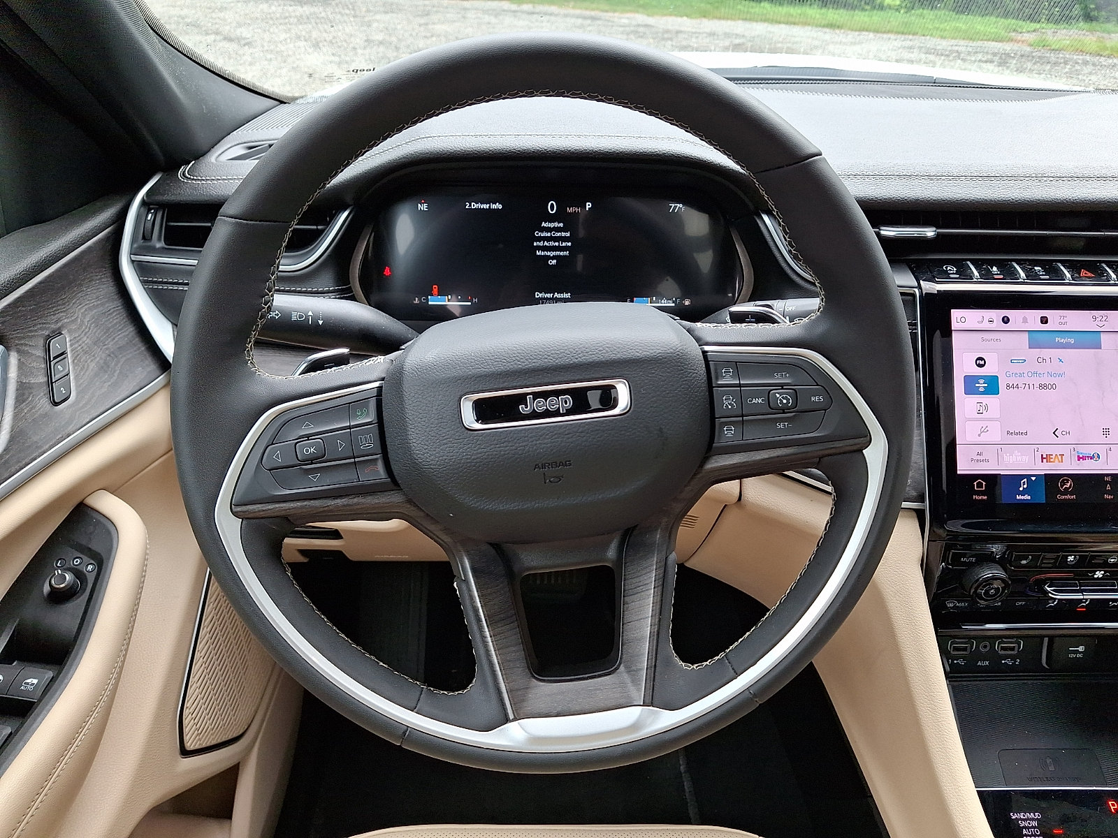 Used 2025 Jeep Grand Cherokee Limited w/ Luxury Tech Group II AWD/4WD image 20