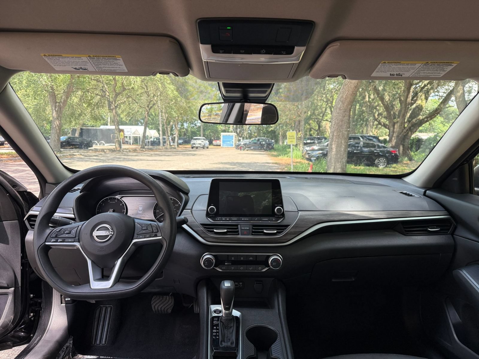 Used 2025 Nissan Altima 2.5 SV FWD image 30