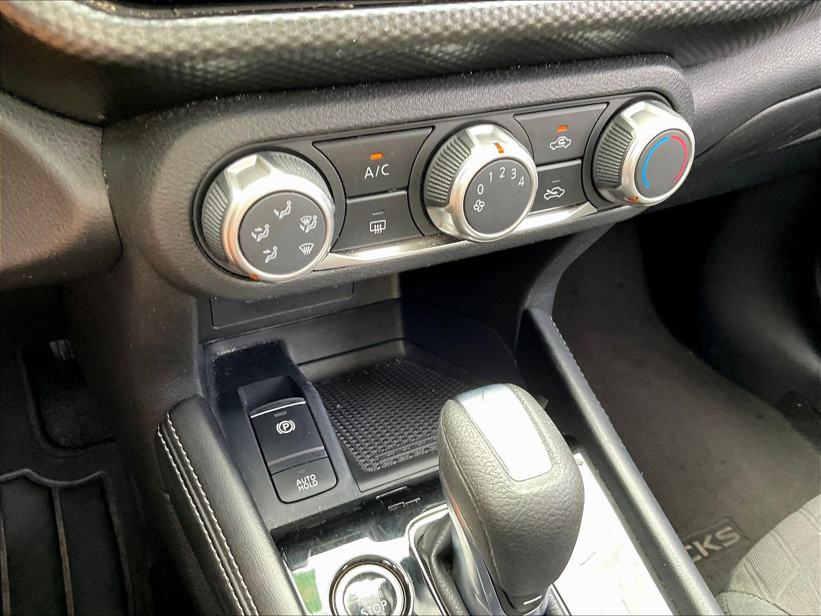 Used 2023 Nissan Kicks SV FWD image 15