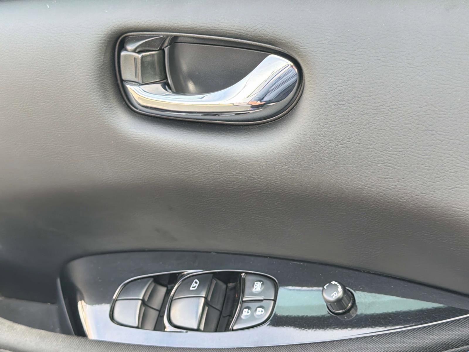 Used 2022 Nissan Leaf SV image 26