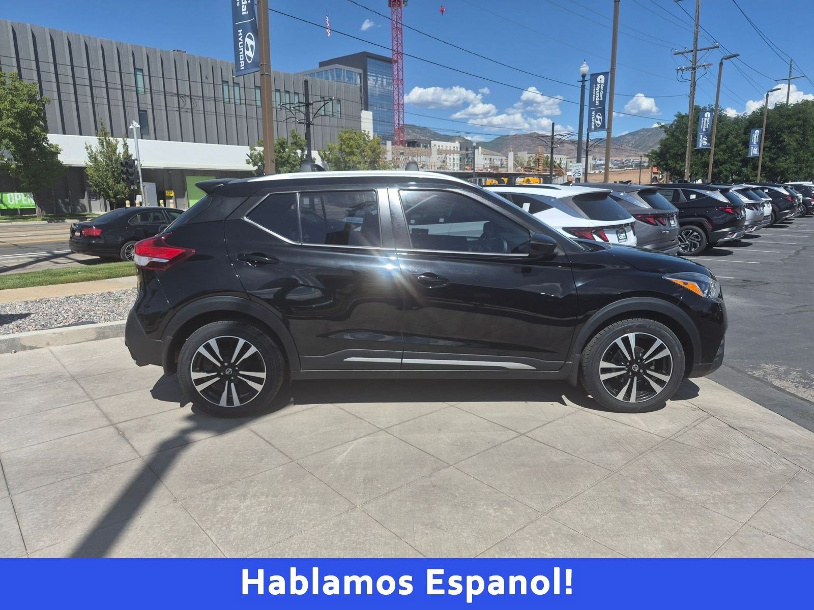 Used 2019 Nissan Kicks SR w/ Exterior Package FWD image 2
