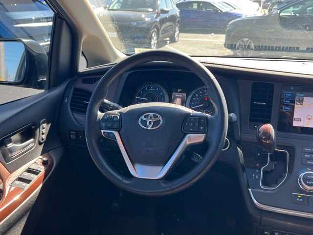 Used 2015 Toyota Sienna Limited image 14